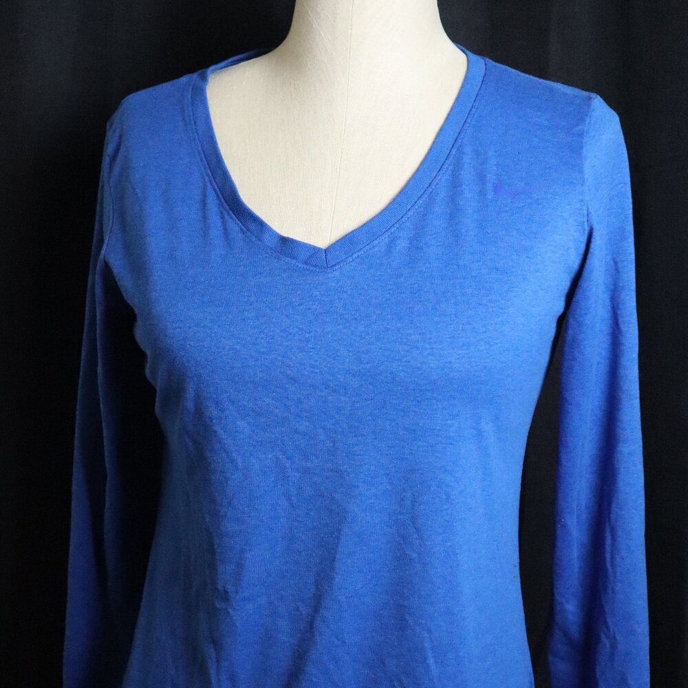 The Nike Tee Blue V-Neck Long Sleeve Women Medium Shirt Top Dri-Fit Athletic Cut